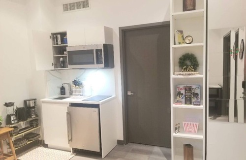 Downtown Newark Apartment | Elite Terrace - Spacious Apt w Terrace