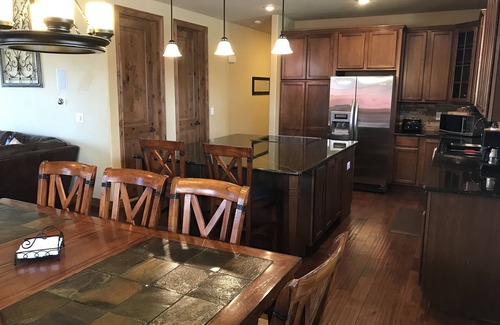 Fraser House | Elk Court Luxury Mountain Retreat, Sleeps up to 16 people