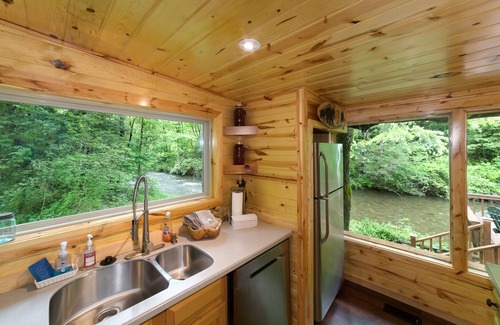 Helen Cabin | Elk Manor - Serene Riverfront Cabin Minutes Away from Helen