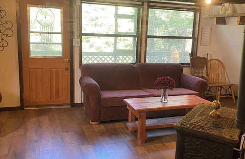 Cloudcroft Cabin | Elk Trail Lookout- Tranquil cabin with WiFi- 2 bedrooms available