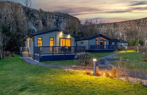 Newton Grange Ski Chalet | Elkstone Premier Lodge