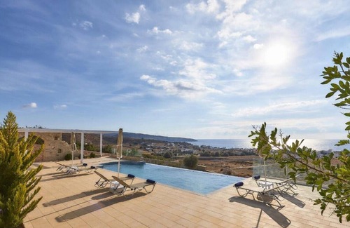 Kalamaki Apartment | Elkysti Crete Deluxe Apartment "Corina"