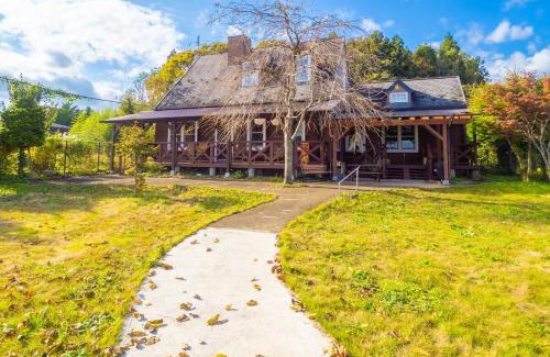 Nasushiobara House | Elle's Garden House 高いフェンスに囲まれた広い庭でペットは大満足 雨の日もBBQ可能