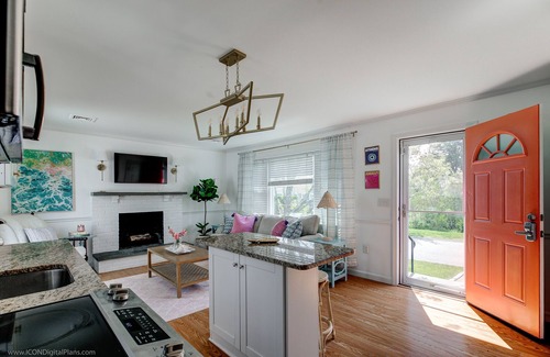 Newport Cottage | Ellery Beach Bungalows #43. 1/4 mile to the beach & 5 minute drive to Newport.