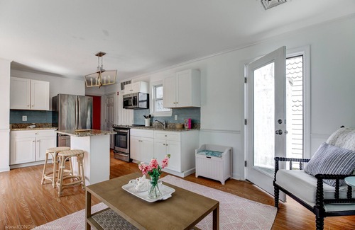 Newport Cottage | Ellery Beach Bungalows #43. 1/4 mile to the beach & 5 minute drive to Newport.