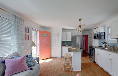 Newport Cottage | Ellery Beach Bungalows #43. 1/4 mile to the beach & 5 minute drive to Newport.