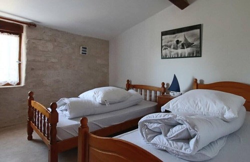 Romegoux House | Elma Stay, Location La Rétaise