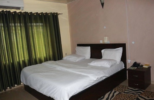 Uyo Hotel | Elmariz Kitchen Motel