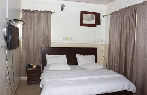 Uyo Hotel | Elmariz Kitchen Motel