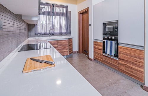 Nairobi Apartment | Elsie Ridge