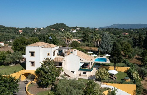 Limni Villa | ELVIS multi generation villa 12 pax