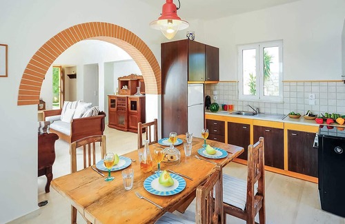 Prinos House | Elya and the neighboring Villa Prinos are located in the picturesque village of Prinos and offer a r