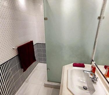 Al Duqqi Apartment | Elysian Residence