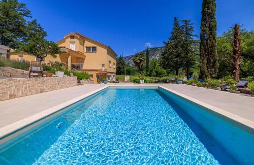 Tribalj Apartment | Emaris