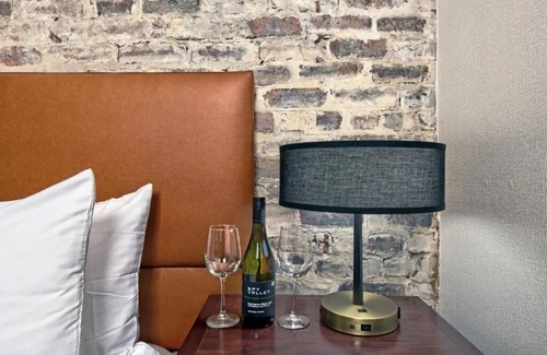 South Beach Hotel | Embarcadero Boutique Room by SF MOMA, Union Square & Ferry