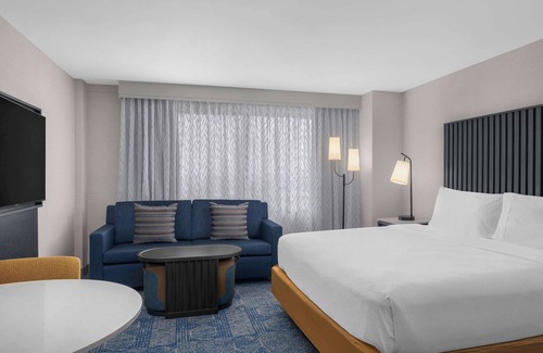 El Paso Hotel | Embassy Suites by Hilton El Paso