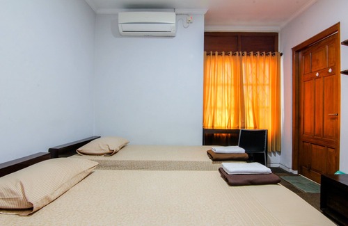 Catur Tunggal House | Embe Enem Homestay