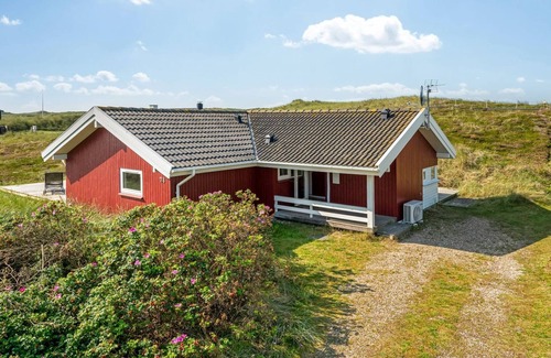 Bjerregard Strand House | "Emelie" - 200m from the sea by Interhome