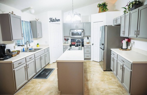 Biscayne House | Emely's place nn5 minutes from Jacksonville international airport