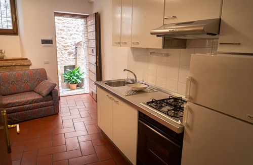 Spello Apartment | Emerald Apt City Center