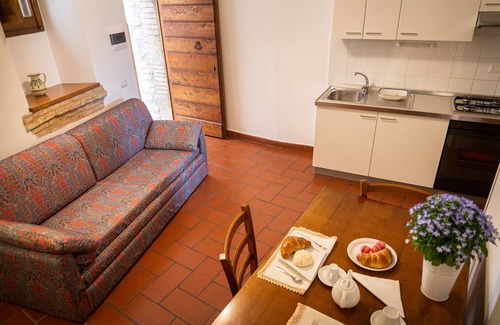 Spello Apartment | Emerald Apt City Center