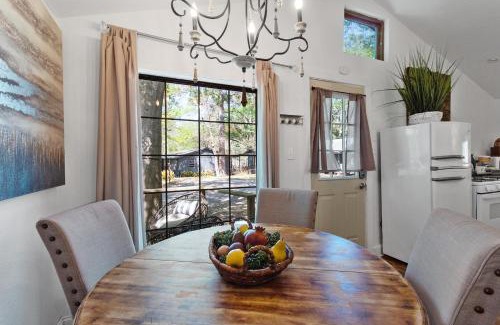 Shreveport House | Emerald Cottage With Kayaks & Canoes & Firepit