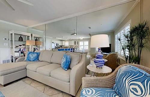 Crystal Beach Apartment | Emerald Dunes #405