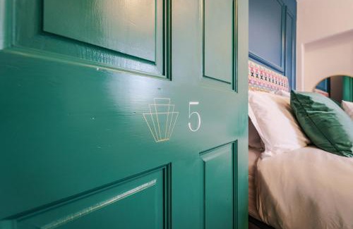 City Centre Apartment | Emerald Stays UK at The Adelphi
