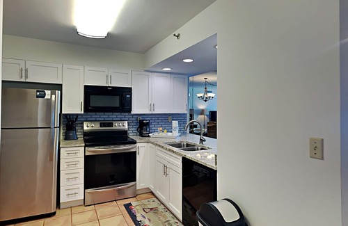 Destin Condo | Emerald Towers (Destin) #705 | Central Location, Stunning View + Amenities