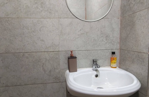 Delhi House | Emeralds – Modern, Spacious 2 BHK Flat with AC & WiFi ~ Near Lake & Golf Course