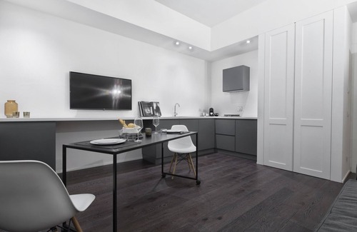 Old Town Apartment | Emilia Suite Express