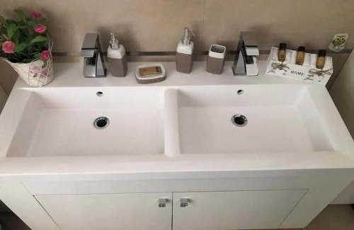 Quartiere XXIV Don Bosco Apartment | EmmanuEle House Roma Tuscolana