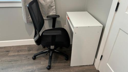 Point Roberts House | En-suite with separate entrance