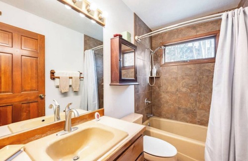 Frisco Cottage | Enchanting 3-bedroom cottage in Frisco