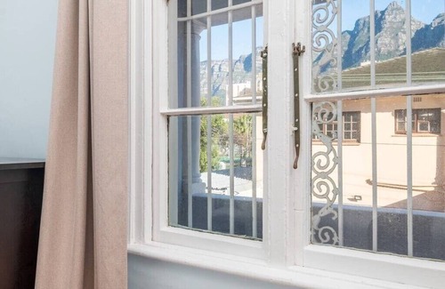 Rosebank House | Enchanting Abode in Rosebank
