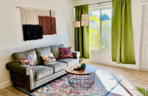 Coral Way Apartment | Enchanting cozy Apartment 10 min away from airport, Calle 8, Brickell, Coral Gables, the beach and more!