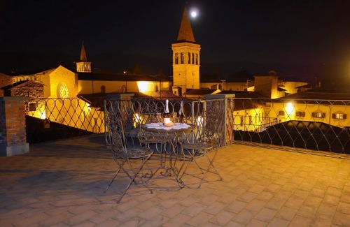 Sansepolcro Apartment | Enchanting historical Medieval Tower on the Main Street opposite the Cathedral
