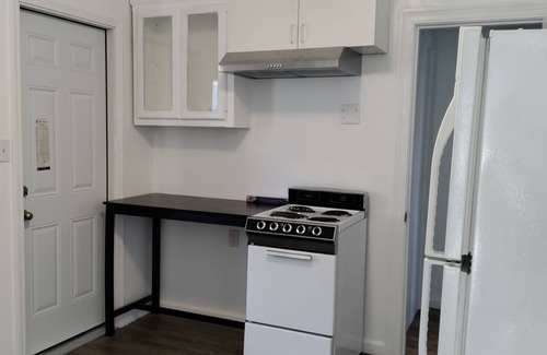 College Terrace House | Enchanting Home: Convenient, Cozy, Next to Stanford University with Free Parking