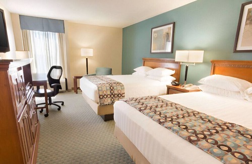 Homewood House | Enchanting & Stunning Queen Room! W/ Free WiFi