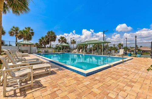 Ocean View Halifax Estates Apartment | Enchanting oceanfront condo with pool, tennis, beach access, & W/D