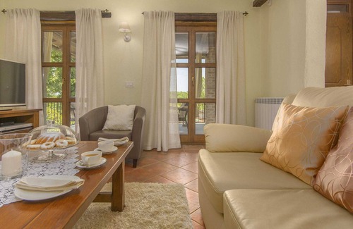 Sveti Lovrec Cottage | Enchanting villa with beautiful stone architecture and private pool