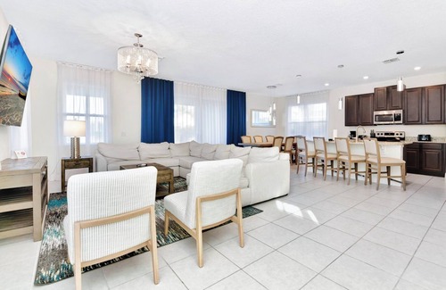 West Kissimmee Resort | Encore Disney Villa 5 bedroom & private pool 12 guests 15 mins from Disney Parks