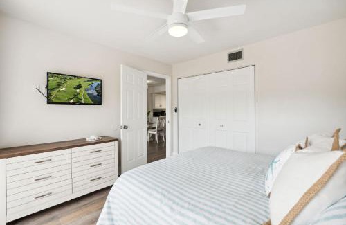 Park Shore House | End Unit - Renovated Resort Views and Close to the Lobby