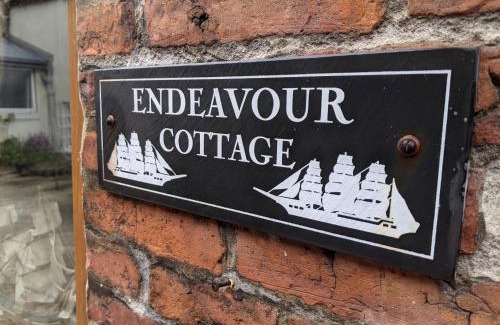 Whitby House | Endeavour Cottage Whitby sleeps 6