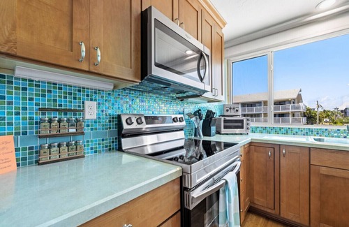 Cedar Key Apartment | Endless Gulf views from this 2 bedroom waterfront townhome
