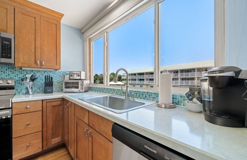 Cedar Key Apartment | Endless Gulf views from this 2 bedroom waterfront townhome