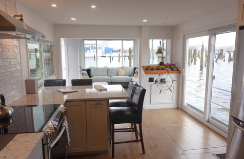 Downtown Boston Boat Rental | Endless Summer: Oceanside Views