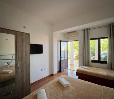 Gjerana House | Enes Apartments