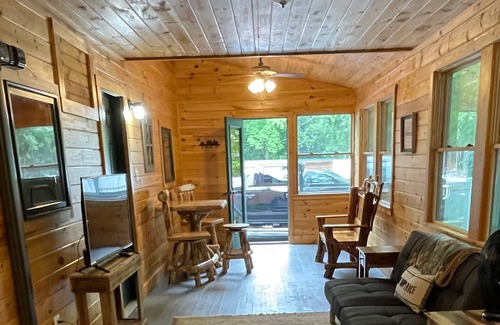 Lake George Cabin | English Brook Cottages