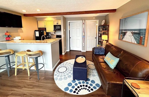 Onekama Condo | ENJOY 2 LAKES: NEW Portage Lakefront condo-HOT TUB OPEN ALL WINTER! One Bdrm.
